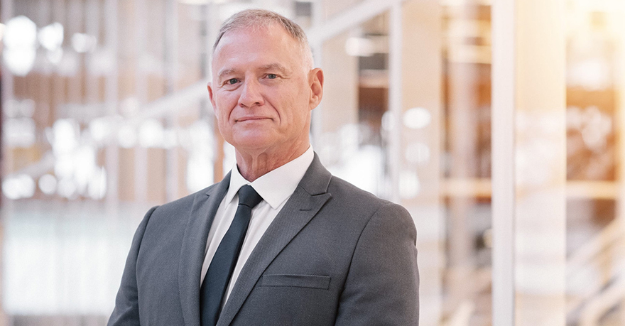 Marc (59) verdient 5.707 euro/maand. Zijn job?